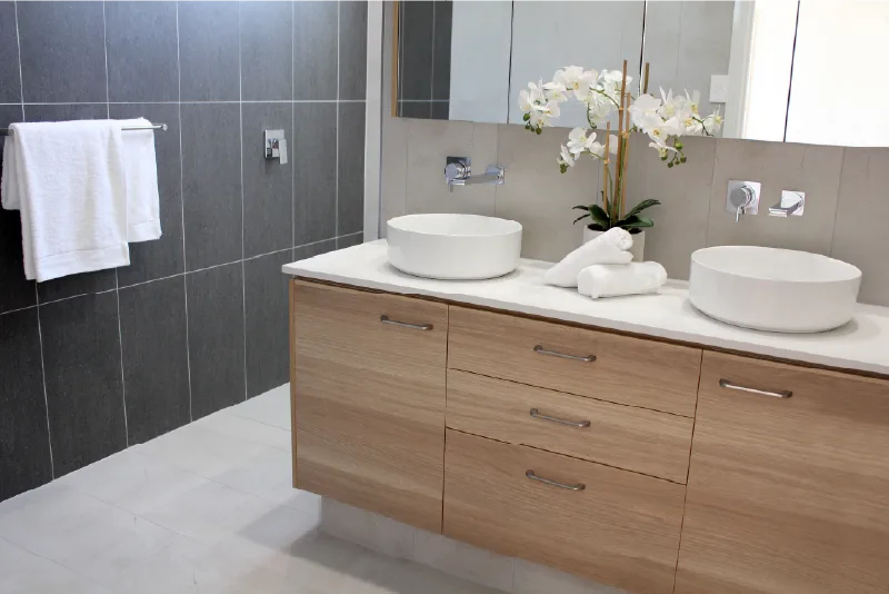 Bathroom vanity and countertop in Seminole, FL by Remodel Rebel